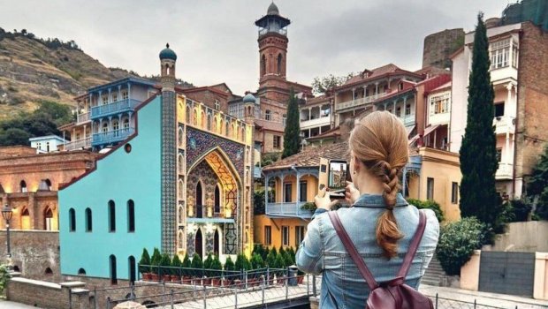 Gürcüstan 6 ayda turizmdən 1,9 milyard dollar QAZANIB