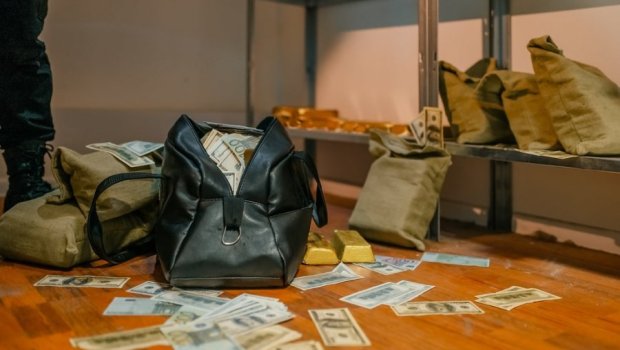Bakıda restorandan 13 min manat oğurlandı