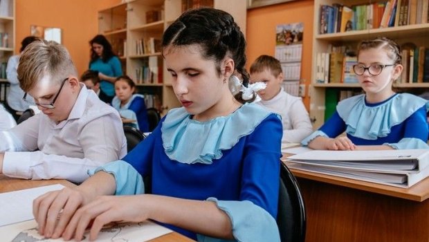 Azərbaycanda görmə qabiliyyəti məhdud olan neçə UŞAQ VAR?