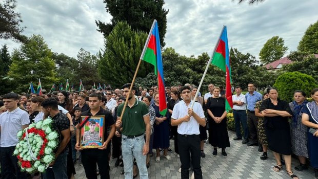 Laçında itkin düşmüş hərbçi ilə Ağdamda vida mərasimi keçirilir - FOTO