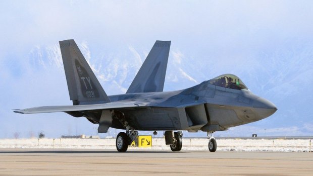 ABŞ F-22 qırıcılarını Yaxın Şərqə yerləşdirdi