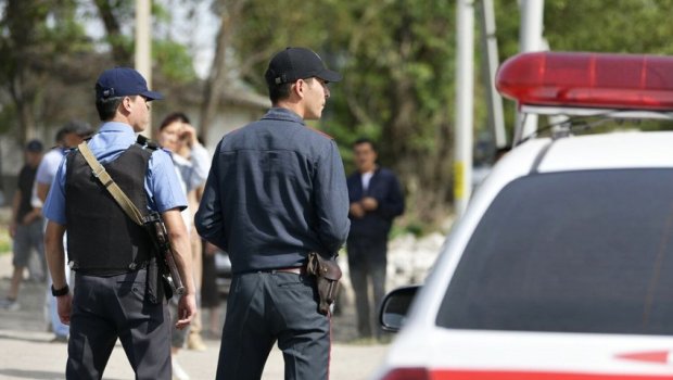 Dağıstanda niqablı şəxs polis əməkdaşlarına atəş açıb - FOTO