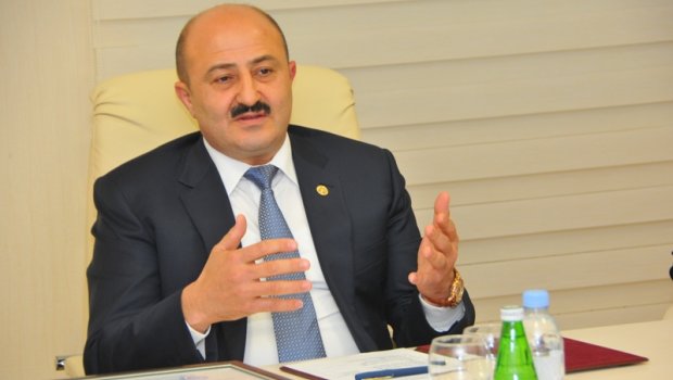 Rayona fayda verə bilməyən sabiq icra başçısı millətə necə vəkillik edəcək?