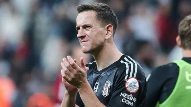 “Beşiktaş” futbolçusunu icarəyə verdi