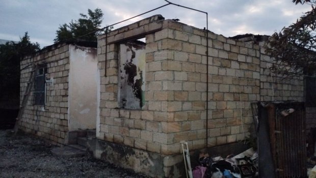 Ağdamda ev yanaraq külə dönüb – FOTO