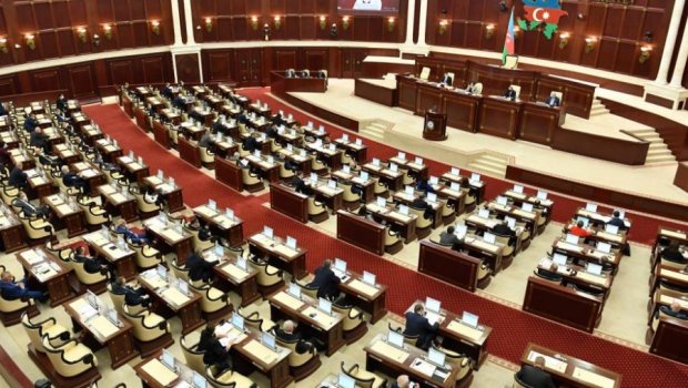 Yenidən namizəd olan deputatlar mediadan niyə qaçır? - Onlar arxayındırlar ki... - FOTO