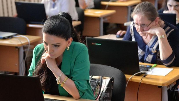 Müəllim işləmək istəyənlərə ŞAD XƏBƏR – Vakant yerlərin sayı artırıldı