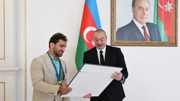 Hidayət Heydərovdan Prezidentə: &rdquo;İlk olaraq Siz mənə zəng edib təbrik etdiniz&rdquo;