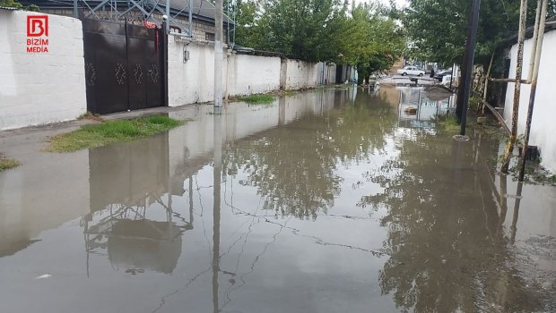 Kürdəmirdə leysan fəsadlar törətdi, küçələri su basdı &ndash; FOTO/VİDEO 