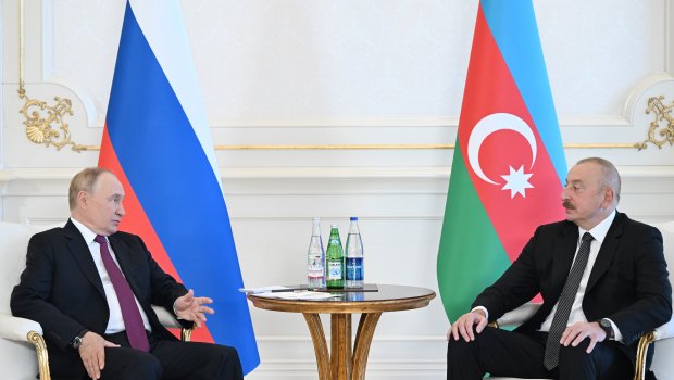 İlham Əliyevin Vladimir Putinlə məhdud tərkibdə görüşü keçirildi - FOTO/VİDEO