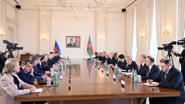 İlham Əliyevin Vladimir Putinlə geniş tərkibdə görüşü keçirildi &ndash; FOTO/VİDEO