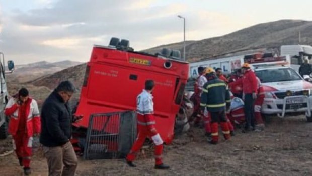 İranda sərnişin avtobusu aşdı: 6 ölü, 18 yaralı var