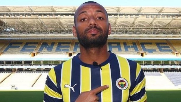 "Fənərbağça" braziliyalı ilə yollarını ayırdı