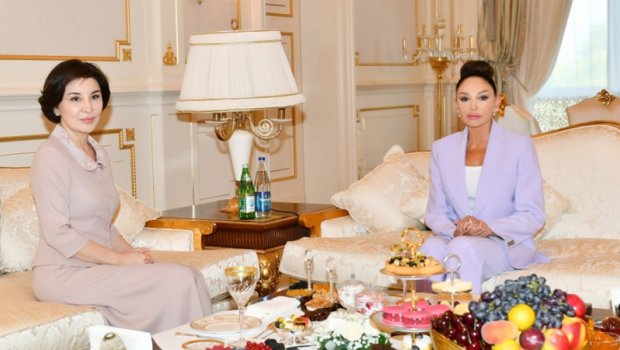 Azərbaycanın və Özbəkistanın birinci xanımları Daşkənddəki &ldquo;Mexrli&rdquo; məktəbi ilə tanış oldular