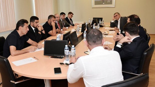 Klubların komitəsinin iclası keçirilib