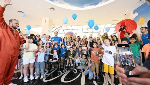 Mehriban Əliyeva Heydər Əliyev Fondunun uşaqlar üçün təşkil etdiyi şənlikdə iştirak edib - FOTO