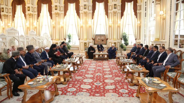 Şeyxülislam Rus Pravoslav Kilsəsi Patriarxının nümayəndə heyəti ilə görüşdü - FOTO
