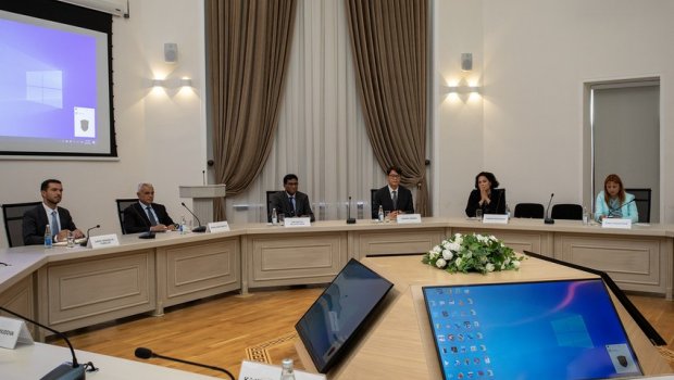 Azərbaycan və ADB enerji sahəsində yeni əməkdaşlıq imkanlarını müzakirə edib - FOTO
