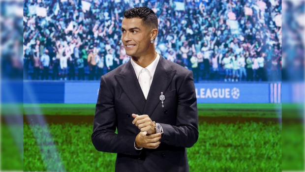 Ronaldo püşkatmaya 6 milyonluq bəzək əşyaları ilə GƏLDİ