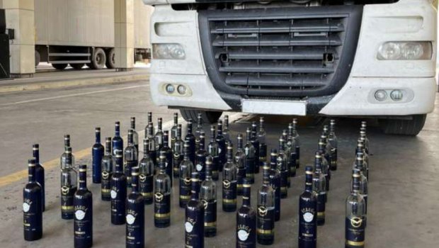 Yük avtomobilində gömrük nəzarətindən gizlədilən alkoqollu içkilər AŞKARLANDI