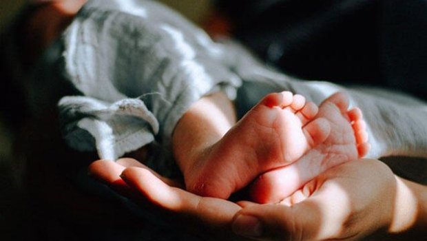 Ağdamda iki günlük körpə xəstəxanada vəfat etdi