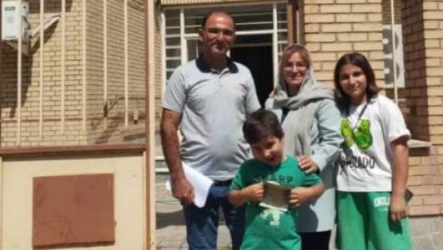 Güneyli fəal 6 il mübarizə apardı - Oğluna türk adı ilə doğum şəhadətnaməsi aldı - FOTO