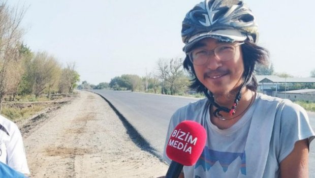 Dünyanı velosipedi ilə gəzən yapon turist Salyanda &ndash; FOTO