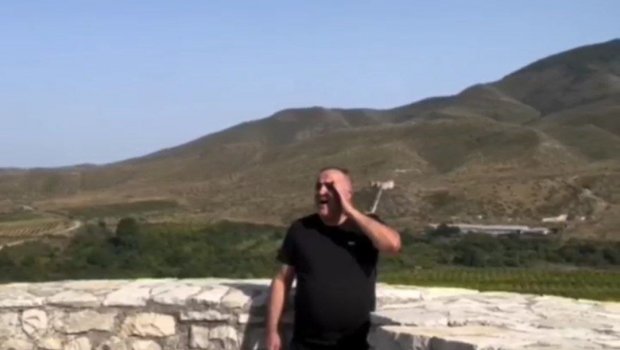 Eldəniz Məmmədov Xocalıda "Tikdim ki, izim qala" OXUDU - VİDEO
