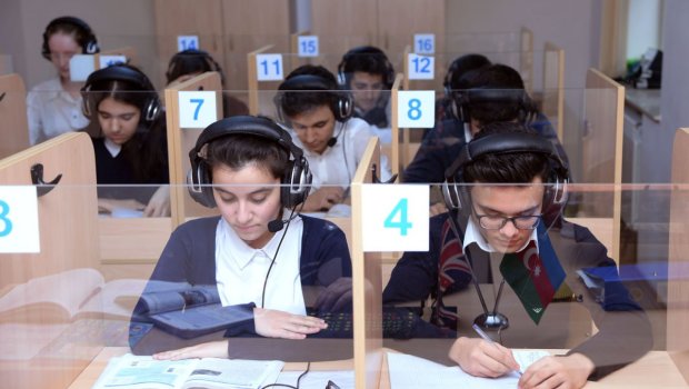 Təzadlı VƏZİYYƏT &ndash; Məktəblərdə şərait yaradılmayıbsa, imtahanda dinləmə sualları NİYƏ SALINIR?