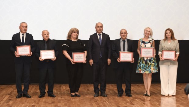 Təhsil Nazirliyinin mətbu orqanı olan &ldquo;Azərbaycan müəllimi&rdquo; qəzetinin 90 illik yubiley tədbiri keçirildi - FOTO