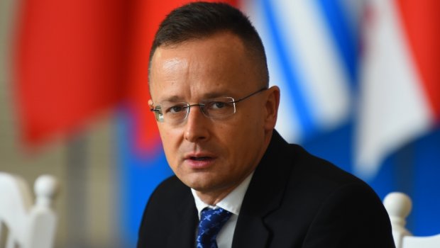 Peter Siyarto Ermənistana gedəcək