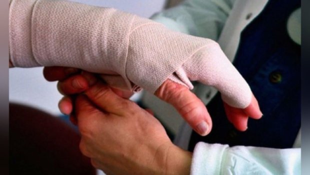 Tibb inkişaf etsə də, dəbdən düşmürlər &ndash; Sınıqçı və çöpçülərə etibar etmək OLARMI?