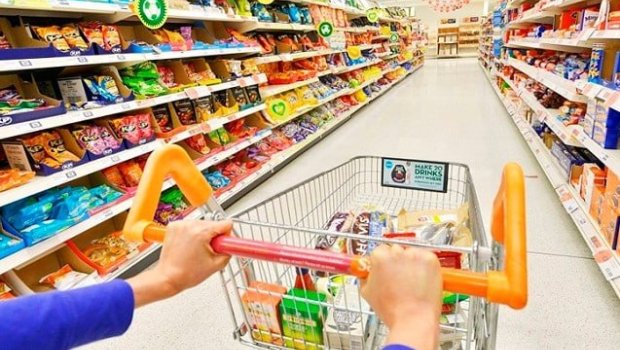 Marketlərdə qiymət MÜXTƏLİFLİYİ &ndash; Eyni məhsul alıcıya niyə fərqli qiymətə TƏKLİF olunur?