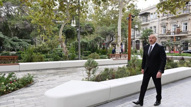 Prezident abadlaşan &ldquo;Xaqani&rdquo; bağını GƏZDİ - VİDEO