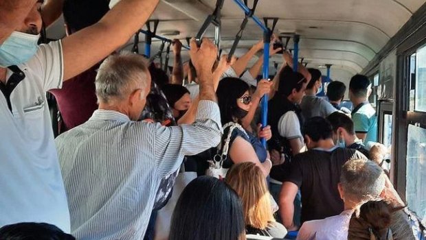 Bakıda avtobusda maraqlı ANLAR - VİDEO