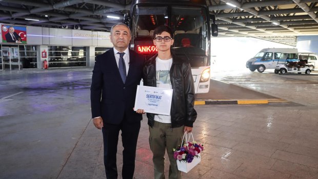 Bakı-Xocalı-Xankəndi-Şuşa reysinin ilk sərnişini o oldu &ndash; FOTO