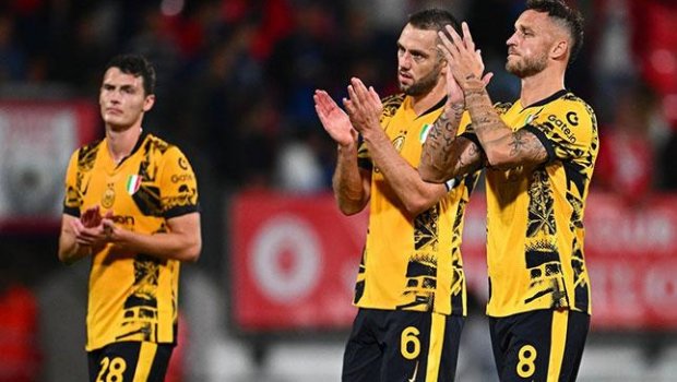 "İnter" albaniyalı futbolçu ilə müqaviləni UZATDI