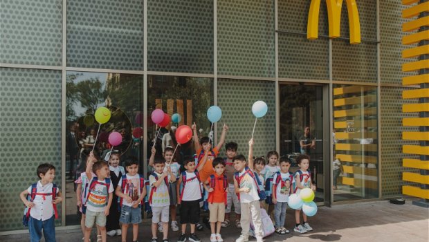 &ldquo;McDonald&rsquo;s Azərbaycan&rdquo; və DSMF şəhid ailələrindən olan birinci sinif şagirdlərini məktəb ləvazimatları ilə təmin edib &ndash; FOTO