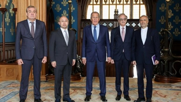 Lavrov Xəzəryanı dövlətlərin səfirləri ilə “beşlik” formatında fəaliyyəti müzakirə edib