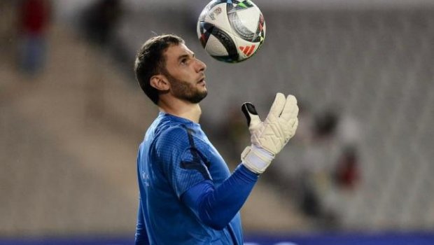 UEFA Mehdi Cənnətovun qurtarışının videosunu paylaşdı - VİDEO