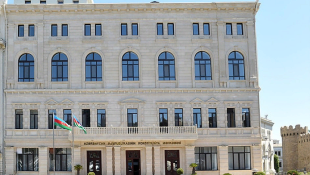 Konstitusiya Məhkəməsi Plenumunun iclasında hakimlər müşavirəyə gediblər