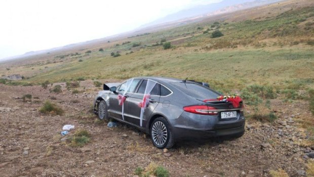 Naxçıvanda gəlin maşını qəzaya uğradı, ölən və xəsarət alanlar var - FOTO