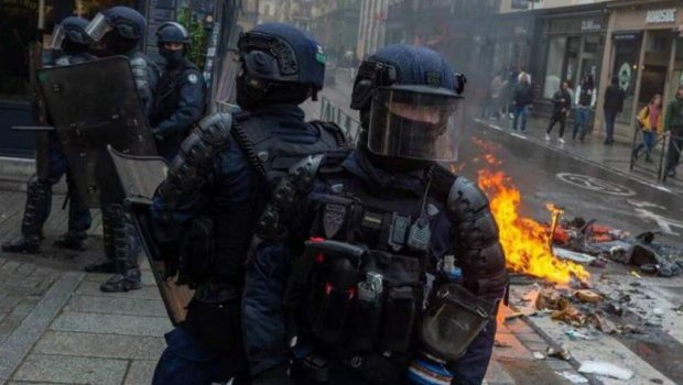 Fransa xüsusi təyinatlılarını Martinikaya göndərdi - Nümayişləri yatıracaqlar