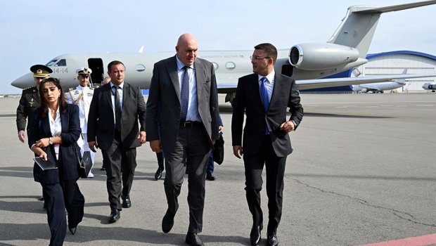 İtaliya müdafiə naziri Bakıya gəldi - FOTO