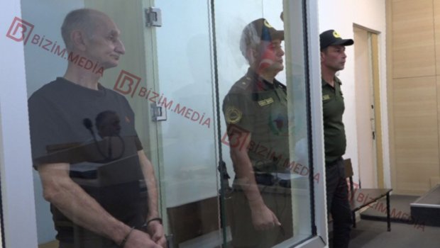 Maştağada həmkəndlisini öldürən şəxs: &ldquo;Niyyətim bıçaqlamaq deyildi&rdquo; &ndash; FOTO