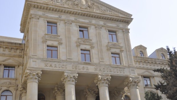 XİN-dən Makronun Azərbaycan əleyhinə söylədiyi fikirlərə SƏRT REAKSİYA