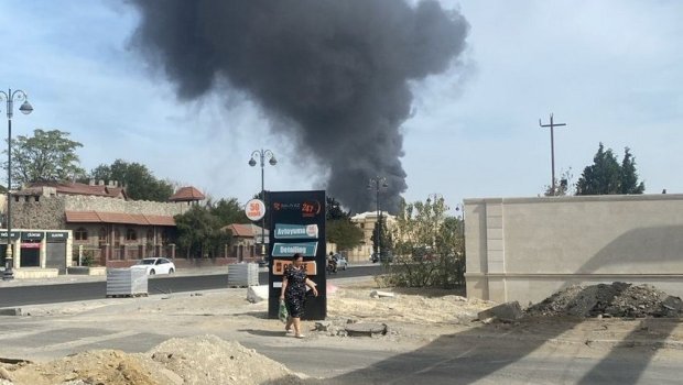 Bakıda güclü YANĞIN: Yol bağlandı &ndash; FOTO/VİDEO - YENİLƏNİB