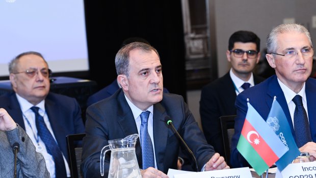 Ceyhun Bayramov İqlim Maliyyəsi mövzusunda qeyri-formal dialoq tədbirində çıxış edib - FOTO