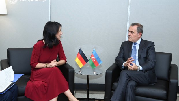 Ceyhun Bayramov Berbokla nələri müzakirə etdi? &ndash; FOTO 