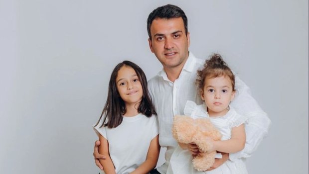 &ldquo;Uşaqlara bağçanın aşbazı baxırmış&rdquo; - Aparıcı qızının ölümündən DANIŞDI